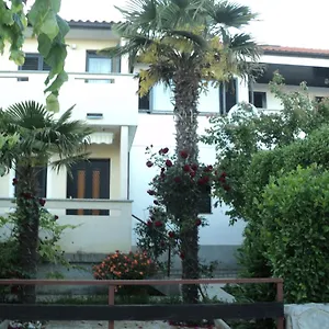 https://apartments-nevenka-krk.primorje-gorskikotar.com